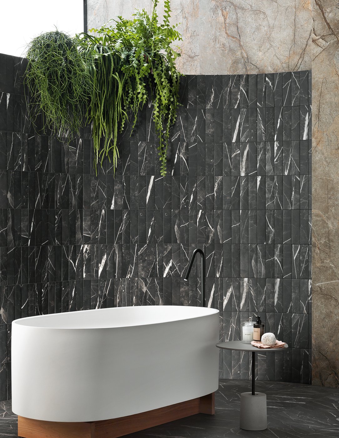 Marca Corona Miniature Scultorea Dark Diamond 2.5"x9.5"